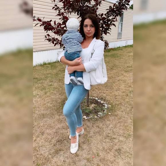 Meet your Posher, Elena - Picture 1 of 1